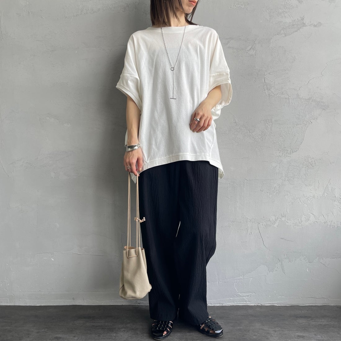 mizuiro ind [ミズイロインド] コクーンワイドプルオーバー [1-210057] 11 O.WHITE &&モデル身長：158cm 着用サイズ：F&&