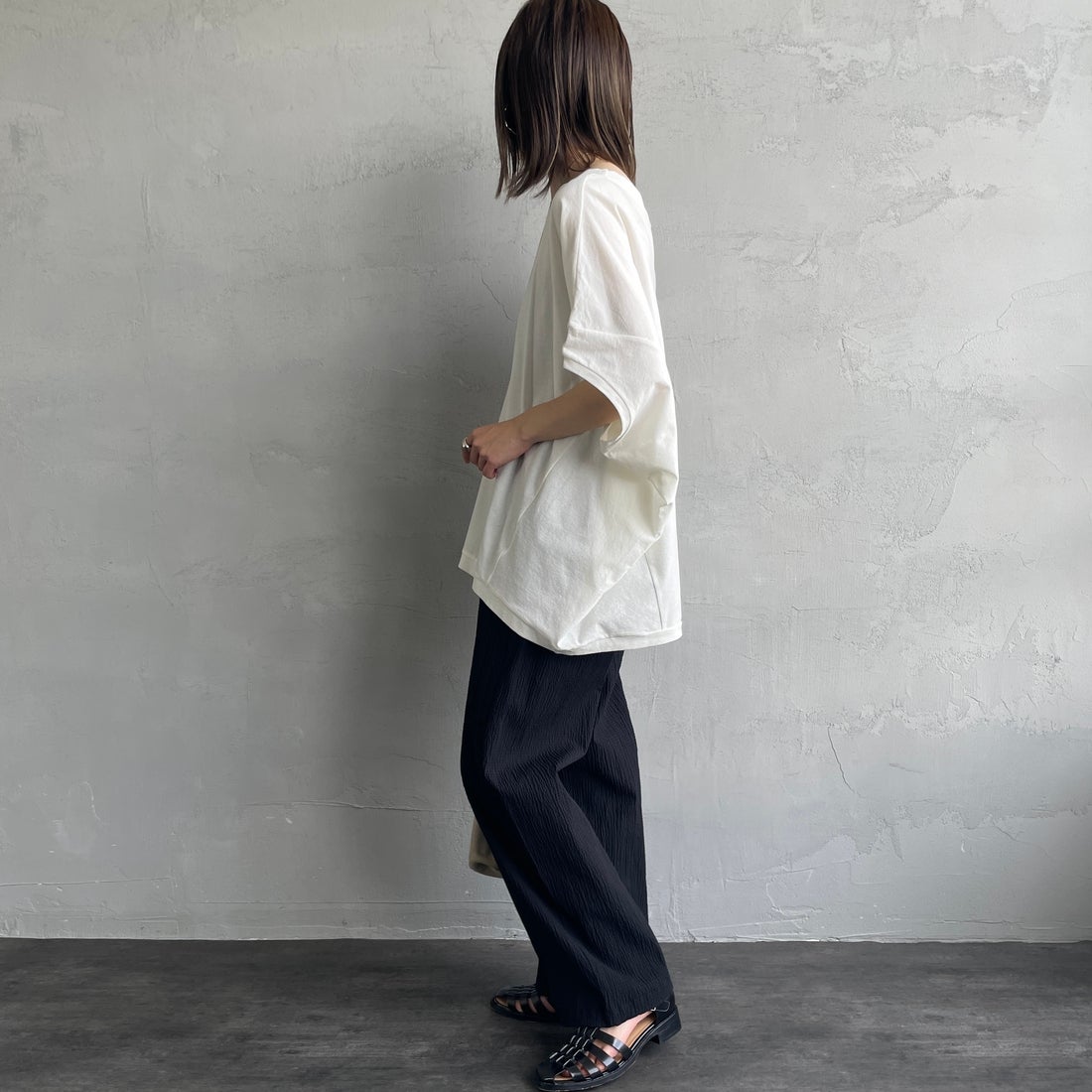 mizuiro ind [ミズイロインド] コクーンワイドプルオーバー [1-210057] 11 O.WHITE &&モデル身長：158cm 着用サイズ：F&&