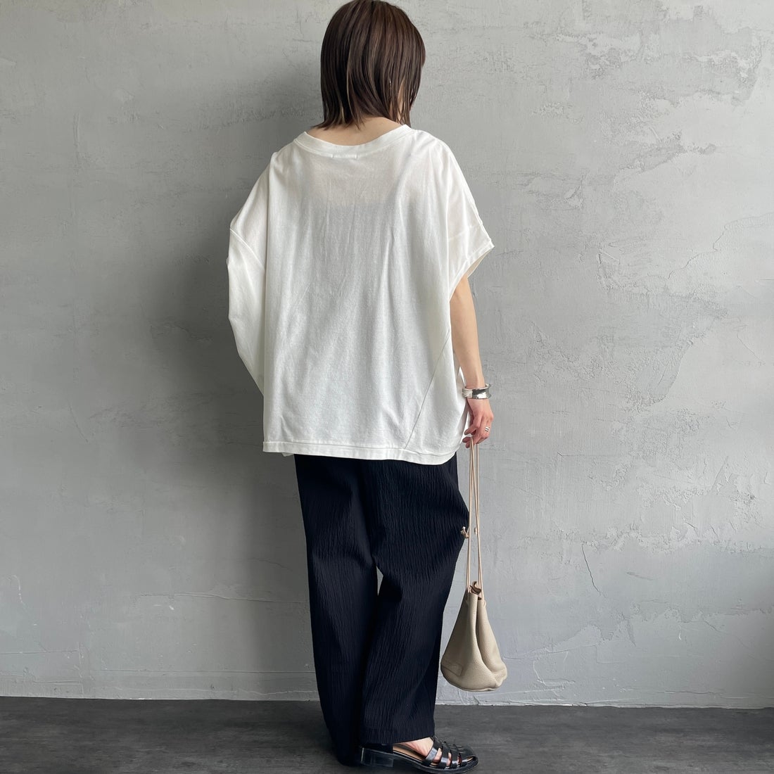 mizuiro ind [ミズイロインド] コクーンワイドプルオーバー [1-210057] 11 O.WHITE &&モデル身長：158cm 着用サイズ：F&&