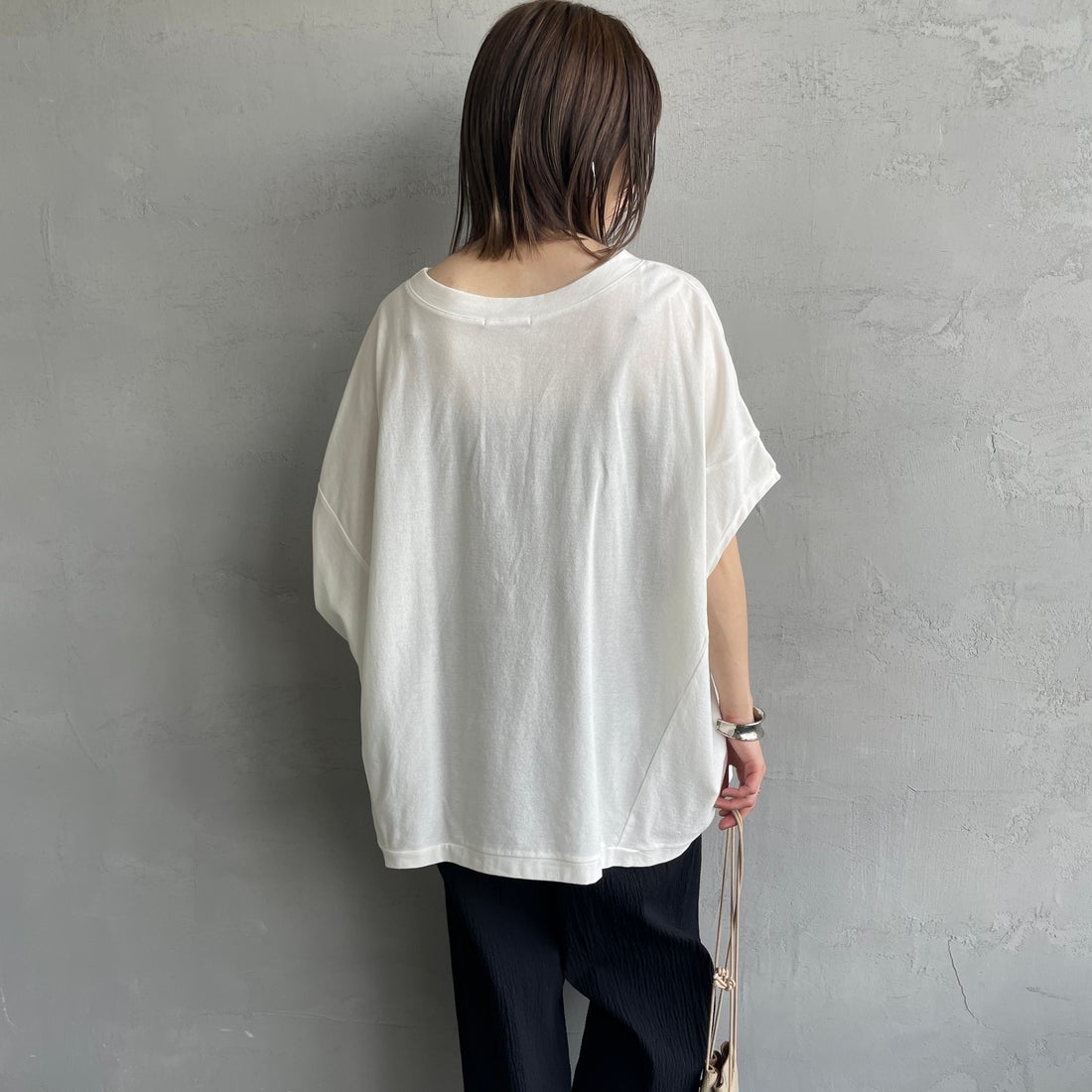 mizuiro ind [ミズイロインド] コクーンワイドプルオーバー [1-210057] 11 O.WHITE &&モデル身長：158cm 着用サイズ：F&&