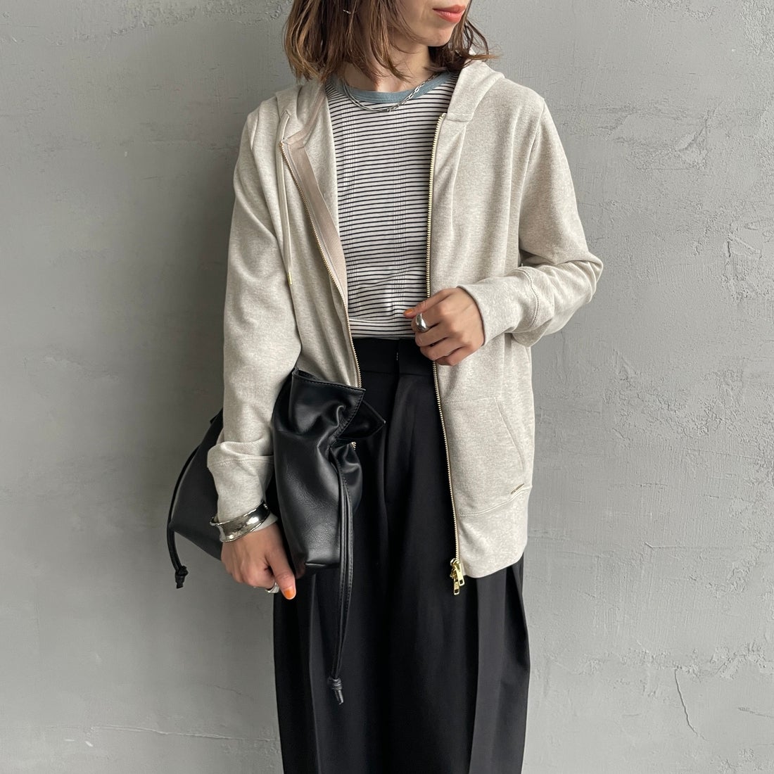 MICA&DEAL [マイカアンドディール] サーフパーカー [0125109054] OATMEAL &&モデル身長：158cm 着用サイズ：38&&