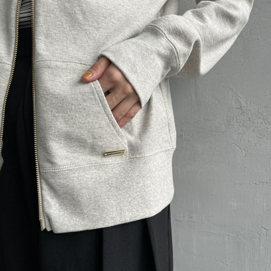 MICA&DEAL [マイカアンドディール] サーフパーカー [0125109054] OATMEAL &&モデル身長：158cm 着用サイズ：38&&