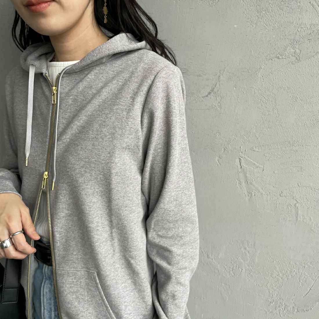 MICA&DEAL [マイカアンドディール] サーフパーカー [0125109054] GRAY &&モデル身長：160cm 着用サイズ：38&&