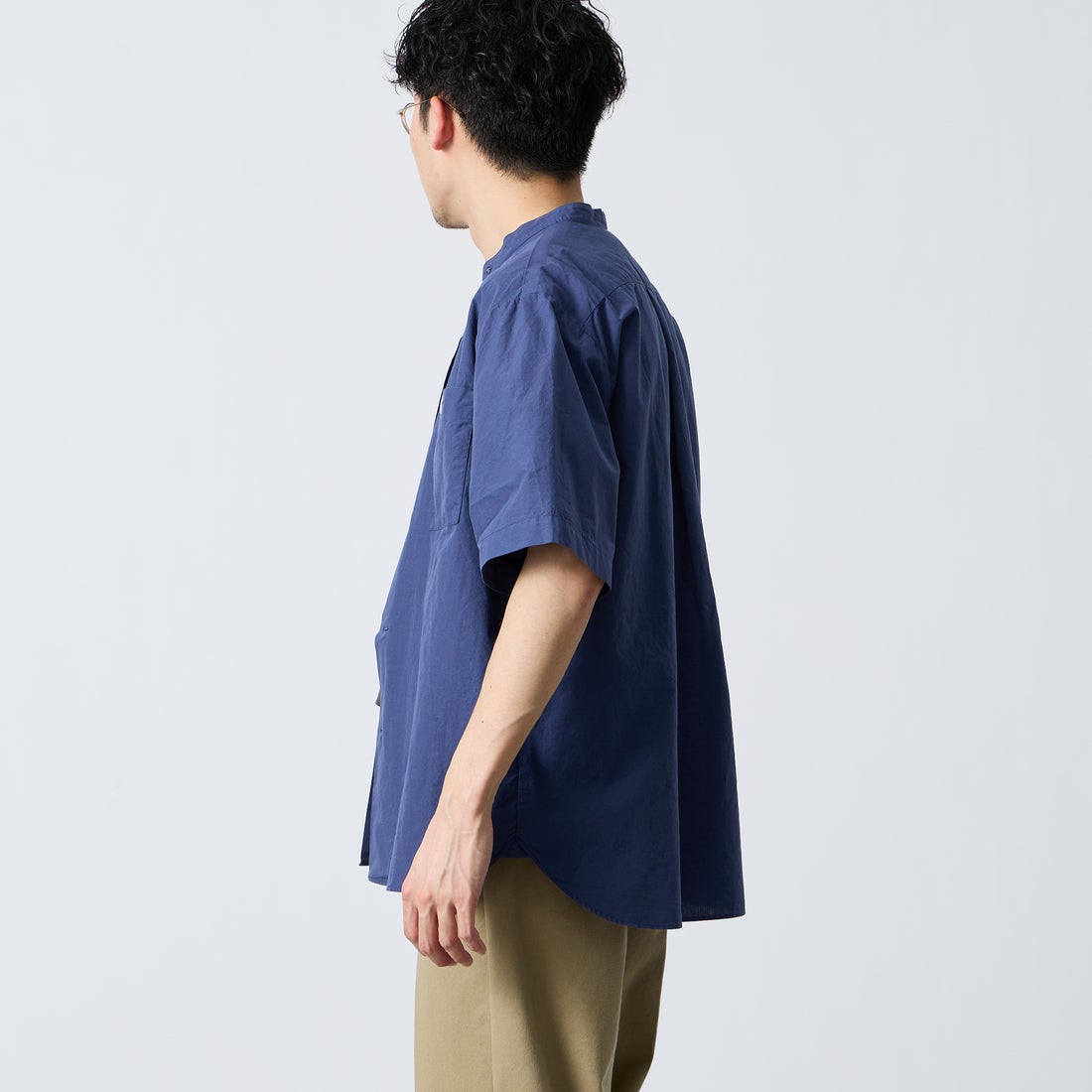 DANTON [ダントン] コットンリネン バンドカラーシャツ [JD-3788SCL] DK.BLUE &&モデル身長：168cm 着用サイズ：38&&