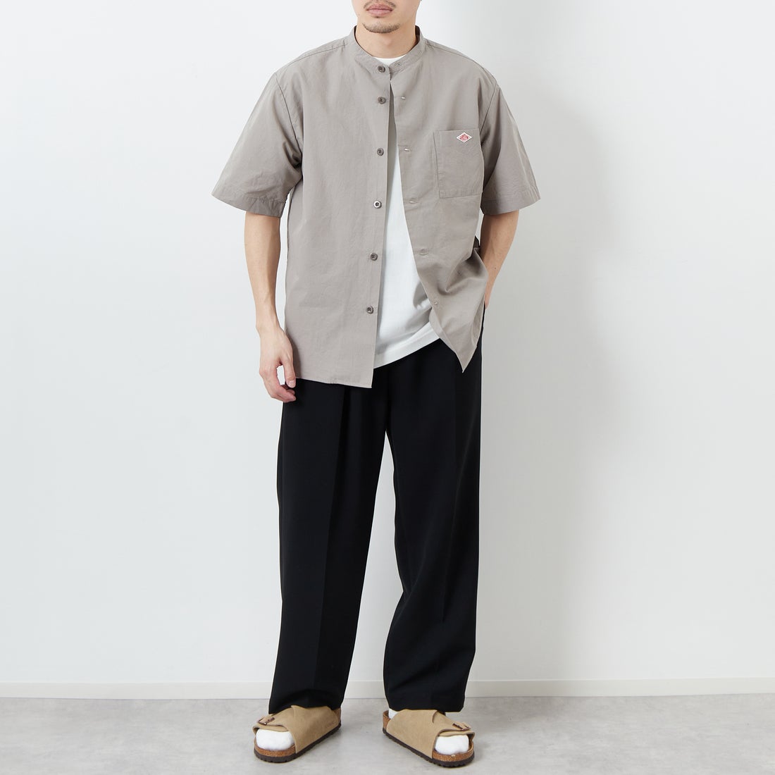 DANTON [ダントン] コットンリネン バンドカラーシャツ [JD-3788SCL] GREIGE &&モデル身長：168cm 着用サイズ：38&&