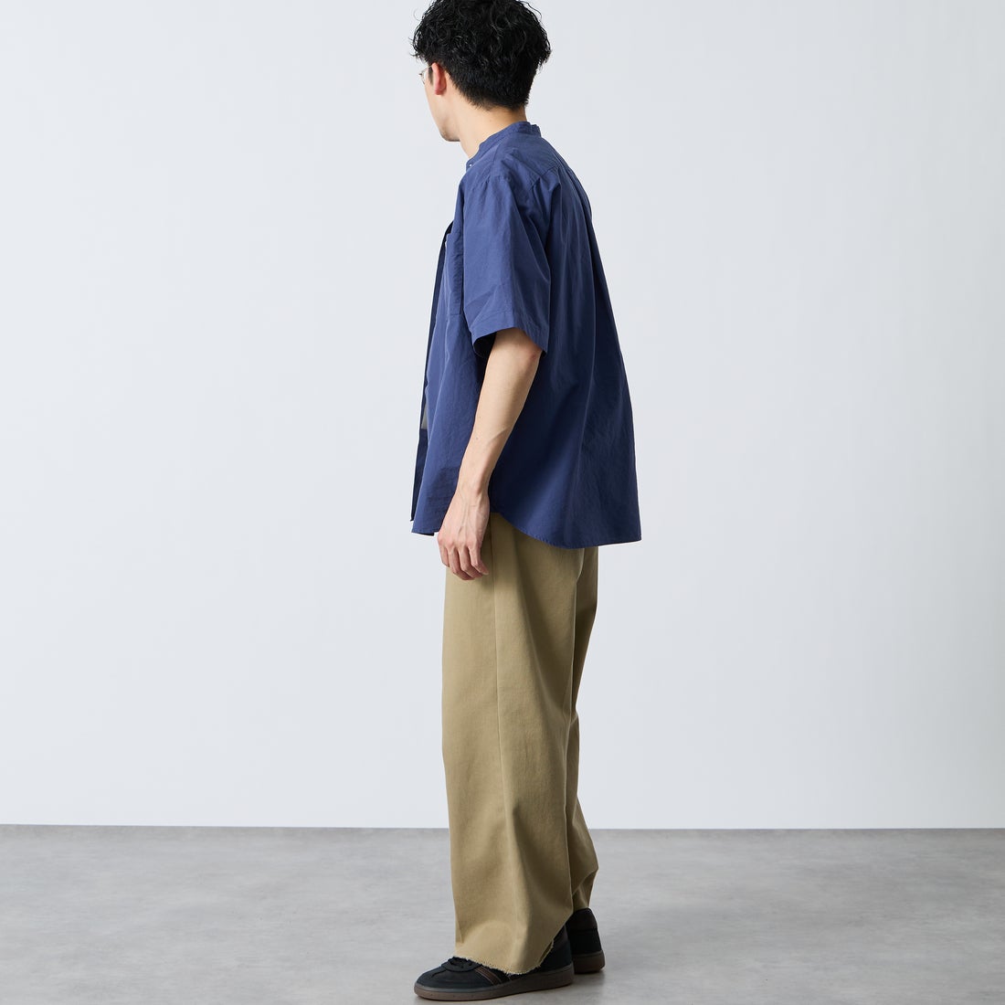 DANTON [ダントン] コットンリネン バンドカラーシャツ [JD-3788SCL] DK.BLUE &&モデル身長：168cm 着用サイズ：38&&