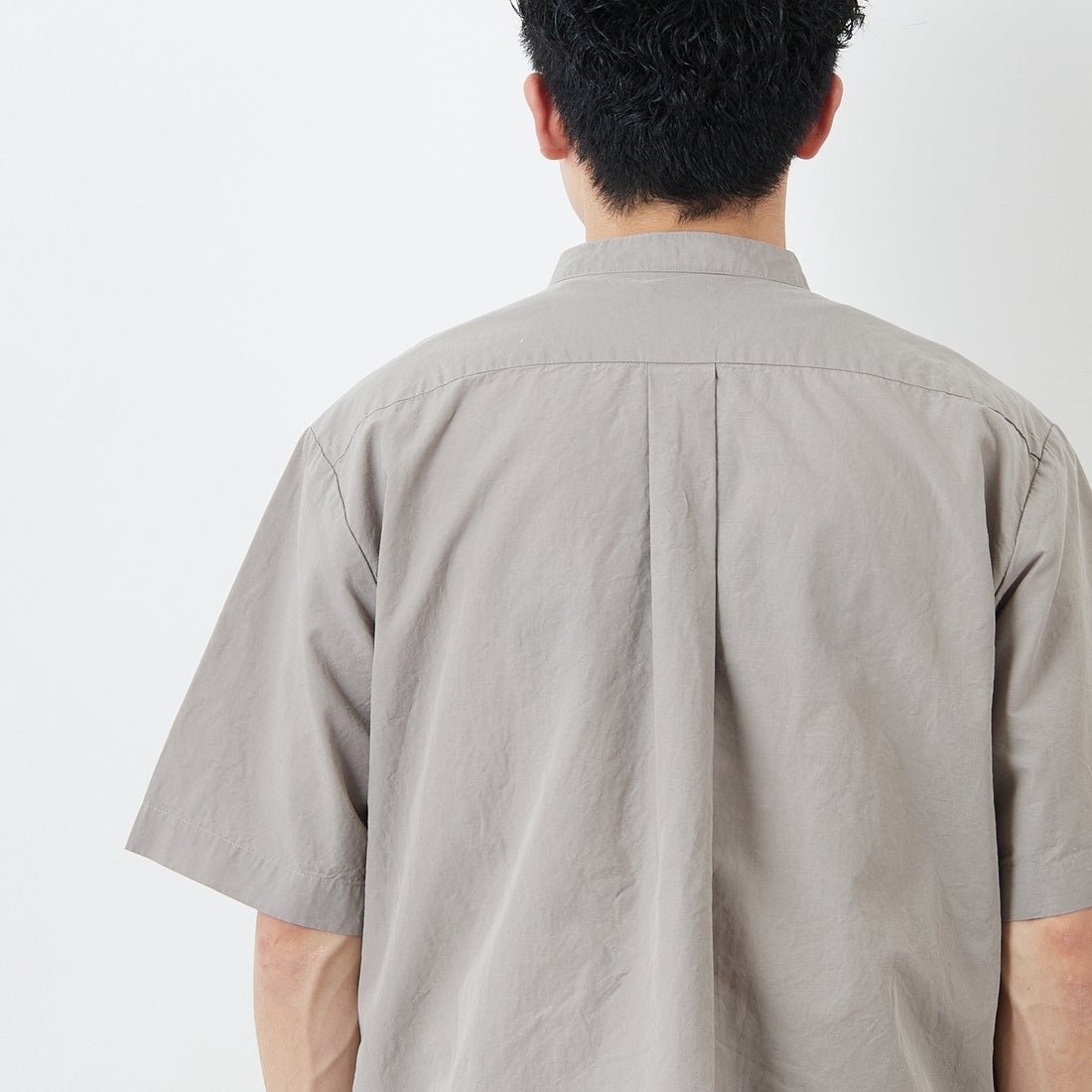 DANTON [ダントン] コットンリネン バンドカラーシャツ [JD-3788SCL] GREIGE &&モデル身長：168cm 着用サイズ：38&&