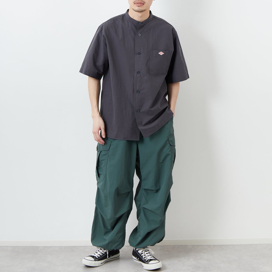 DANTON [ダントン] コットンリネン バンドカラーシャツ [JD-3788SCL] CHARCOAL &&モデル身長：168cm 着用サイズ：40&&