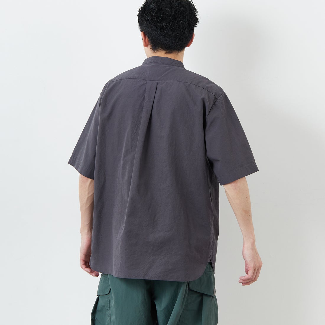 DANTON [ダントン] コットンリネン バンドカラーシャツ [JD-3788SCL] CHARCOAL &&モデル身長：168cm 着用サイズ：40&&