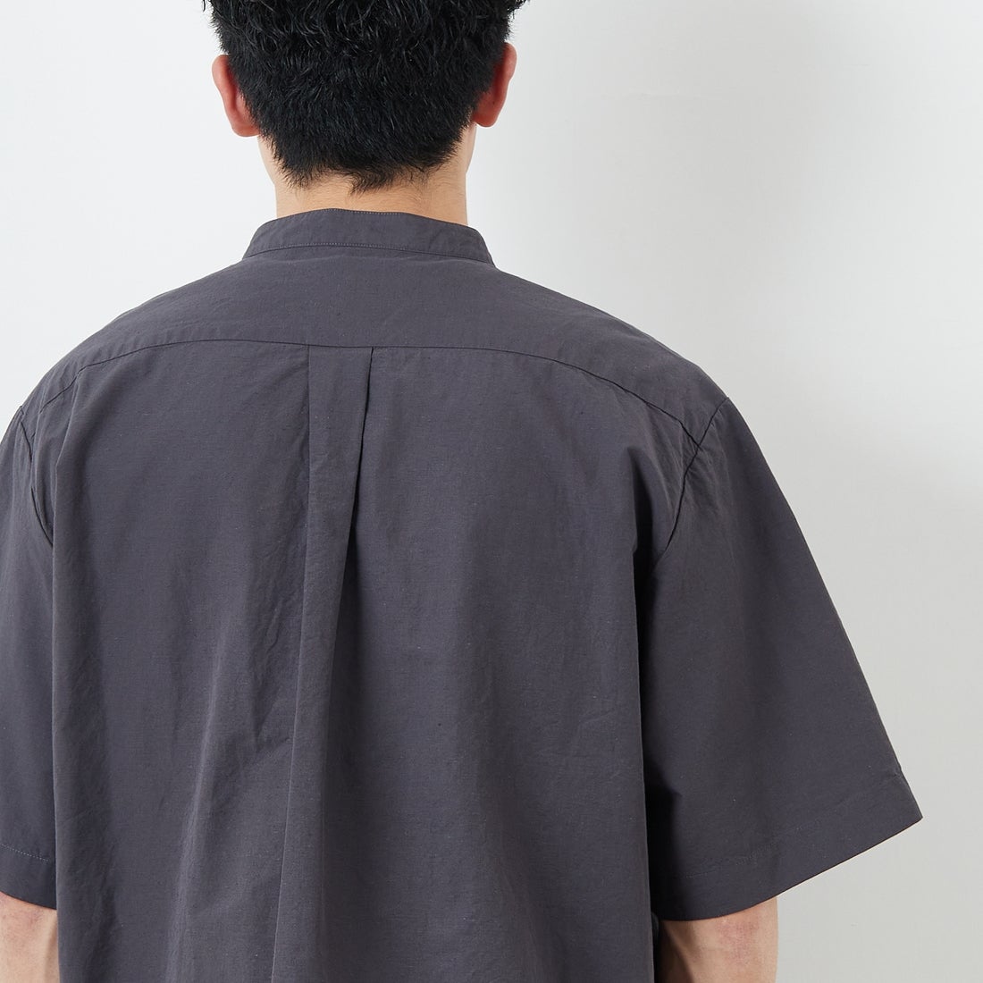 DANTON [ダントン] コットンリネン バンドカラーシャツ [JD-3788SCL] CHARCOAL &&モデル身長：168cm 着用サイズ：40&&