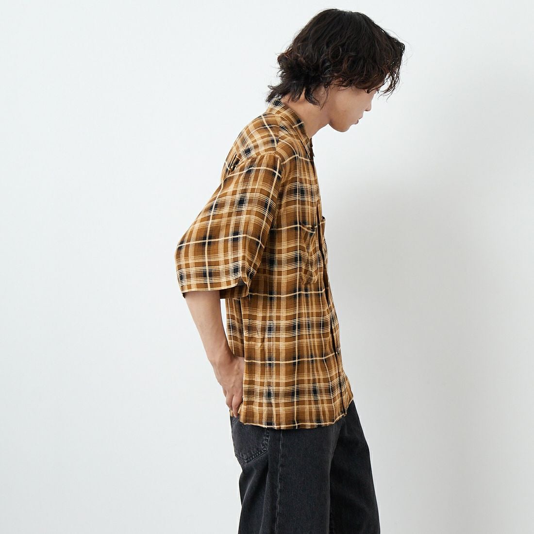 DAN RIVER [ダンリバー] 別注 レーヨンチェック ボックスショートスリーブシャツ [DR25S002-JF] OLV CHK &&モデル身長：179cm 着用サイズ：L&&