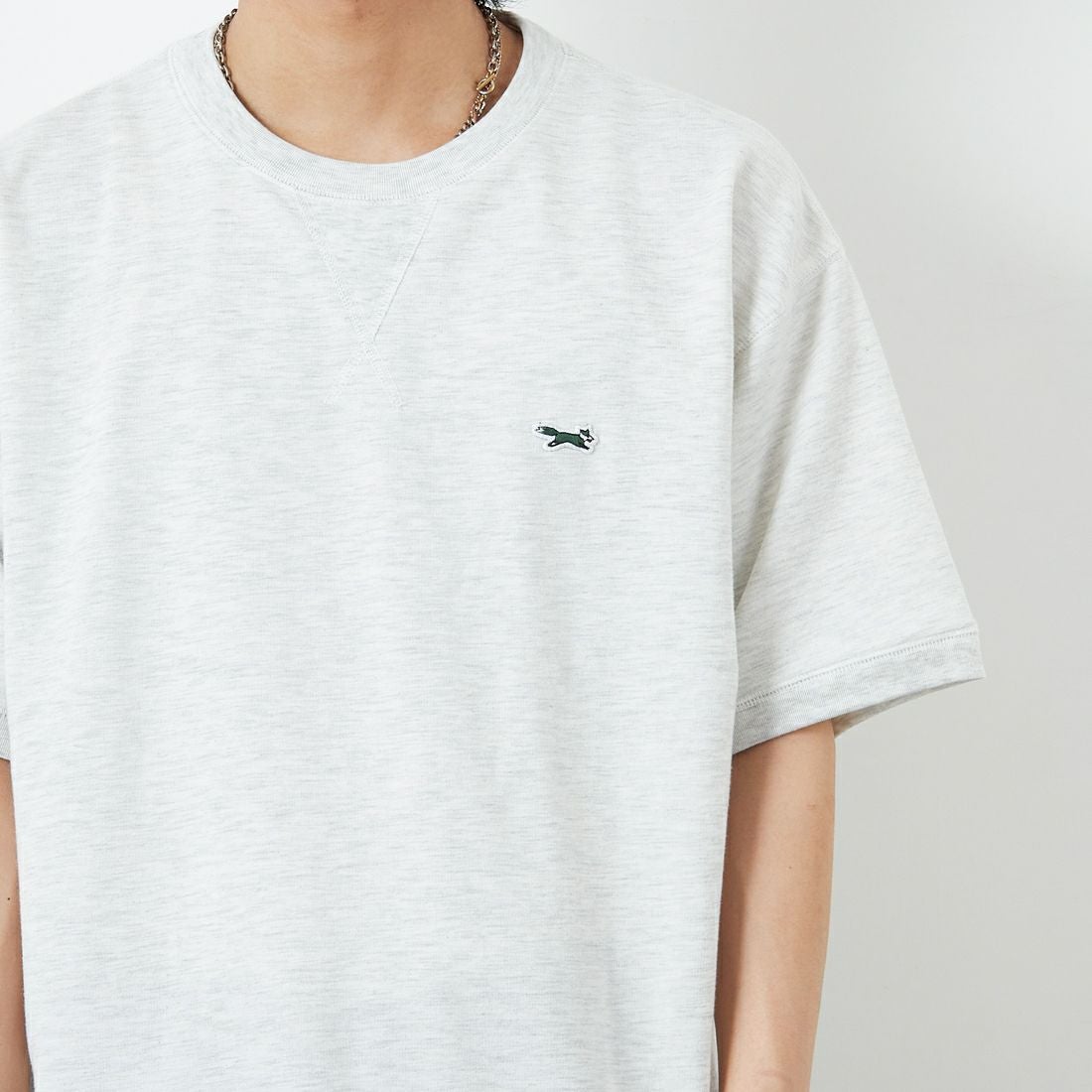 THE FOX [ザフォックス] 別注 ワンポイントロゴワッペン ミニ裏毛 WガゼットTシャツ [JFU25SS-12-JF] LT.GRAY &&モデル身長：179cm 着用サイズ：L&&