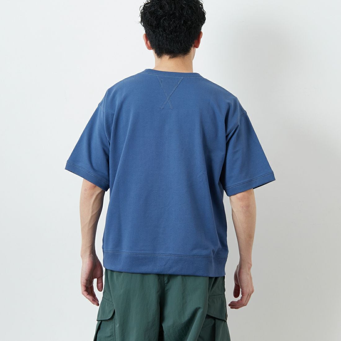 THE FOX [ザフォックス] 別注 ワンポイントロゴワッペン ミニ裏毛 WガゼットTシャツ [JFU25SS-12-JF] BLUE &&モデル身長：168cm 着用サイズ：M&&