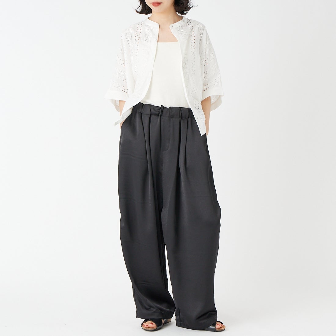 mizuiro ind [ミズイロインド] サテンワイドカーゴパンツ [2-260086] 99 BLACK &&モデル身長：162cm 着用サイズ：2&&