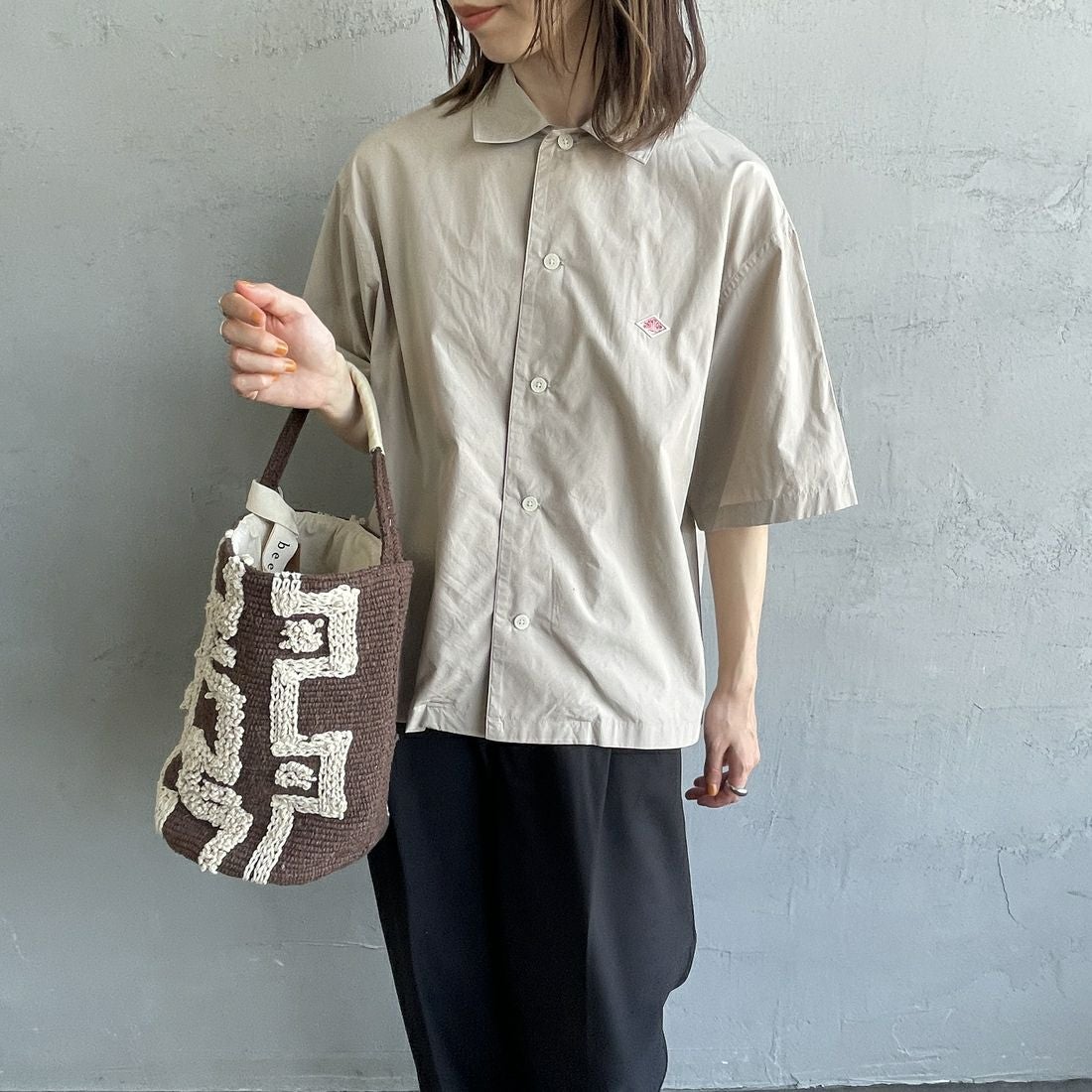 DANTON [ダントン] ハーフスリーブシャツ [DT-B0223CPL] GREIGE &&モデル身長：158cm 着用サイズ：38&&