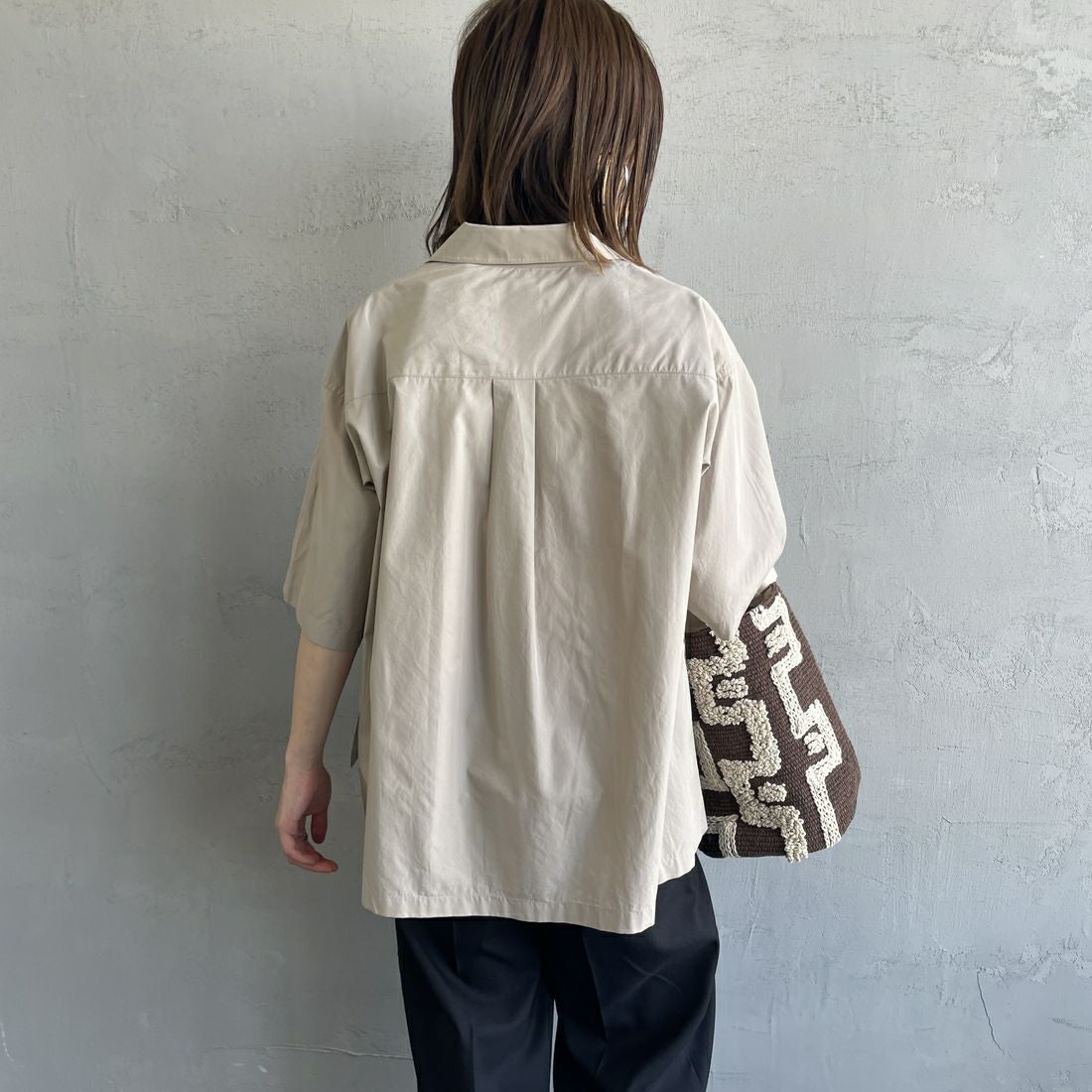 DANTON [ダントン] ハーフスリーブシャツ [DT-B0223CPL] GREIGE &&モデル身長：158cm 着用サイズ：38&&