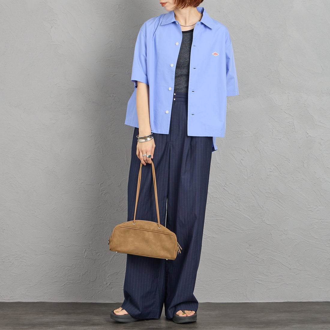 DANTON [ダントン] ハーフスリーブシャツ [DT-B0223CPL] LT.BLUE &&モデル身長：158cm 着用サイズ：38&&