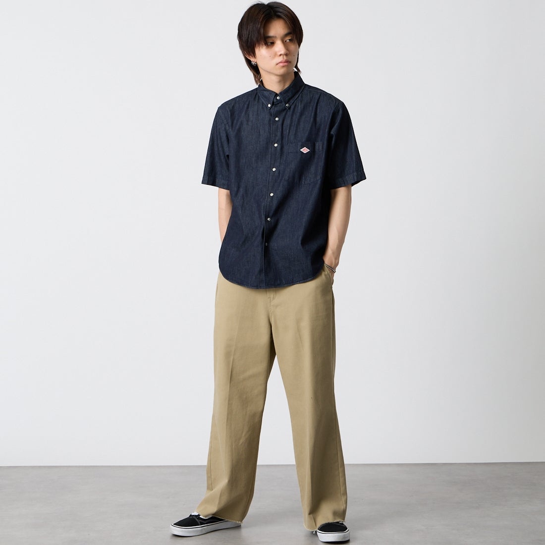 DANTON [ダントン] ドットボタン デニムダンガリー ボタンダウンシャツ [DT-B0337DUG] INDIGO &&モデル身長：177cm 着用サイズ：38&&