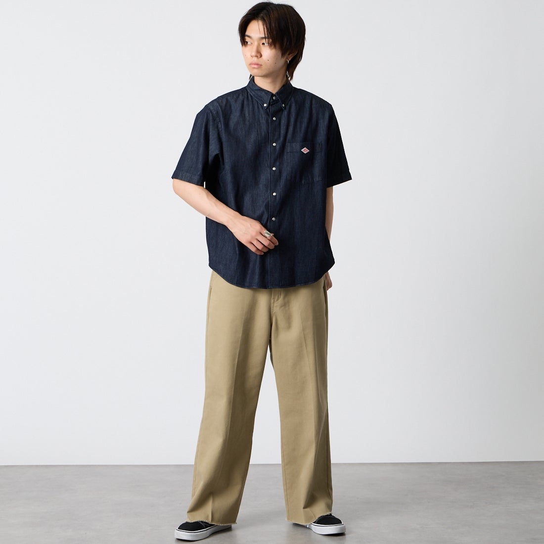 DANTON [ダントン] ドットボタン デニムダンガリー ボタンダウンシャツ [DT-B0337DUG] INDIGO &&モデル身長：177cm 着用サイズ：38&&