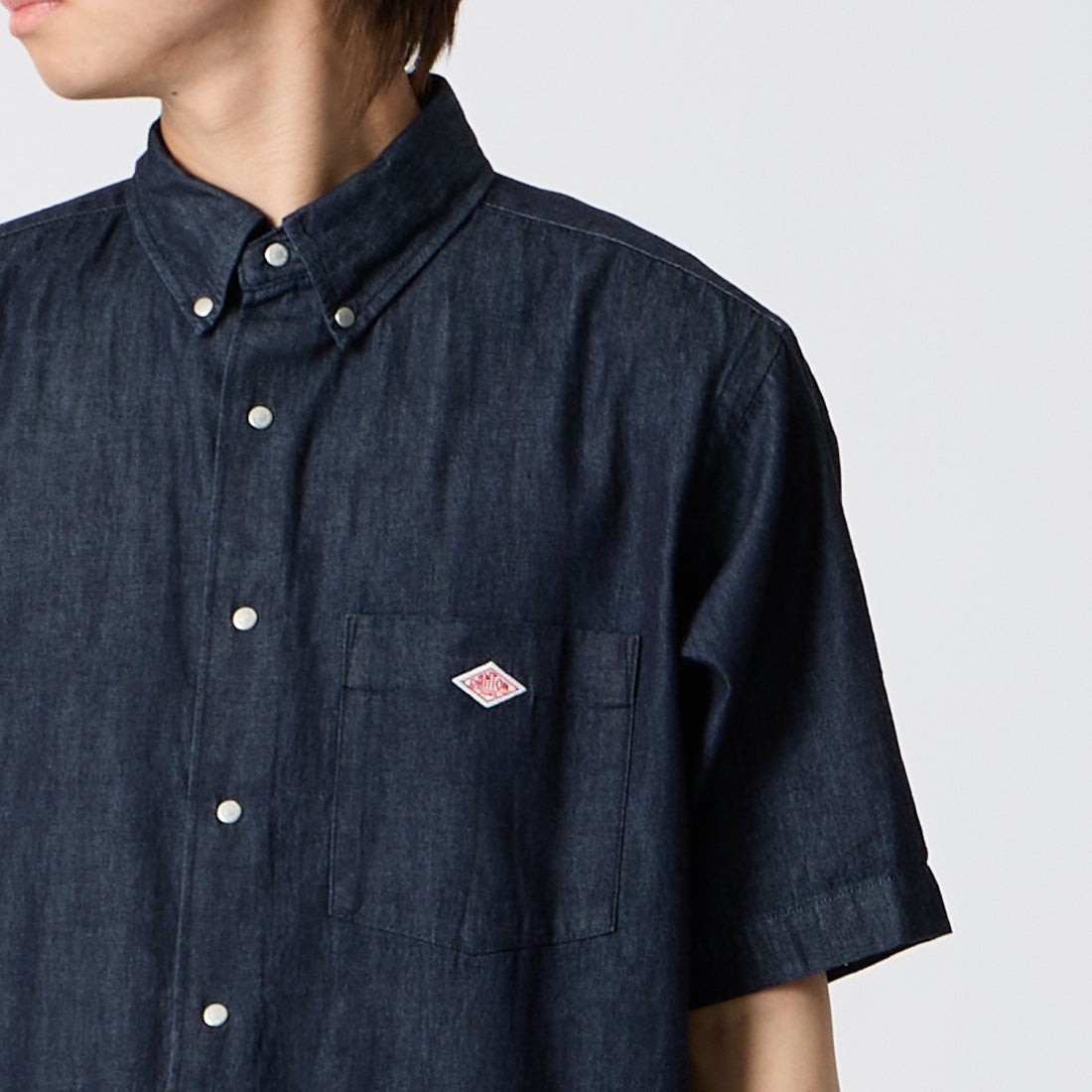DANTON [ダントン] ドットボタン デニムダンガリー ボタンダウンシャツ [DT-B0337DUG] INDIGO &&モデル身長：177cm 着用サイズ：38&&
