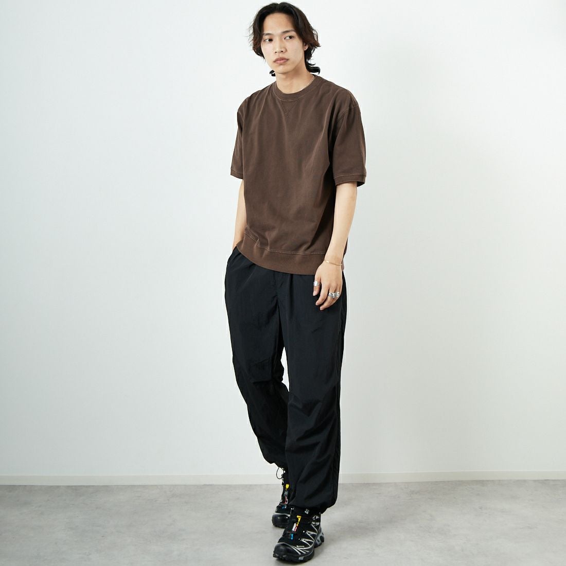 SCREEN STARS [スクリーンスターズ] ピグメント加工 Vショット ショートスリーブT [2522-423IN] BROWN &&モデル身長：179cm 着用サイズ：L&&