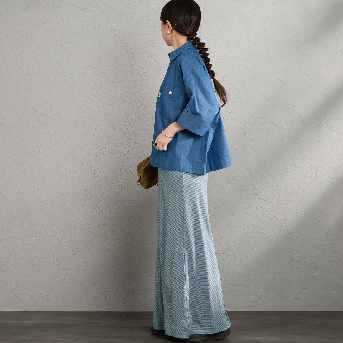 DANTON [ダントン] ワークシャツ [DT-B0345SCA] LT.INDIGO &&モデル身長：150cm 着用サイズ：36&&