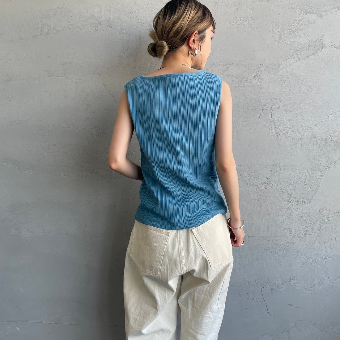 Noir Fabrik [ヌワールファブリック] ボートネックノースリーブリブカットソー [JFS-C092] BLUE &&モデル身長：150cm 着用サイズ：0&&