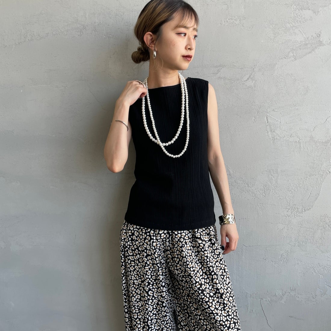 Noir Fabrik [ヌワールファブリック] ボートネックノースリーブリブカットソー [JFS-C092] BLACK &&モデル身長：150cm 着用サイズ：0&&