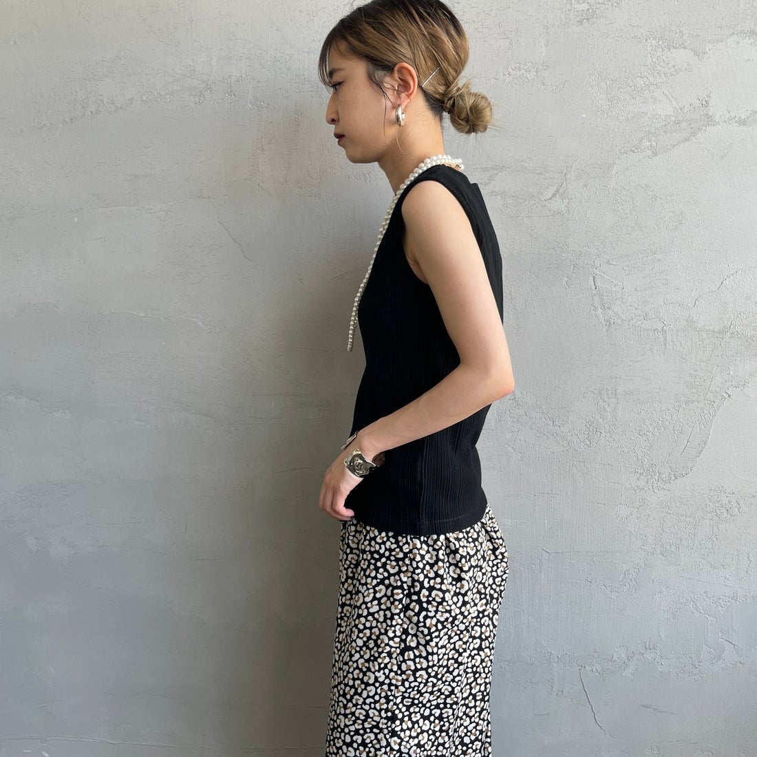 Noir Fabrik [ヌワールファブリック] ボートネックノースリーブリブカットソー [JFS-C092] BLACK &&モデル身長：150cm 着用サイズ：0&&