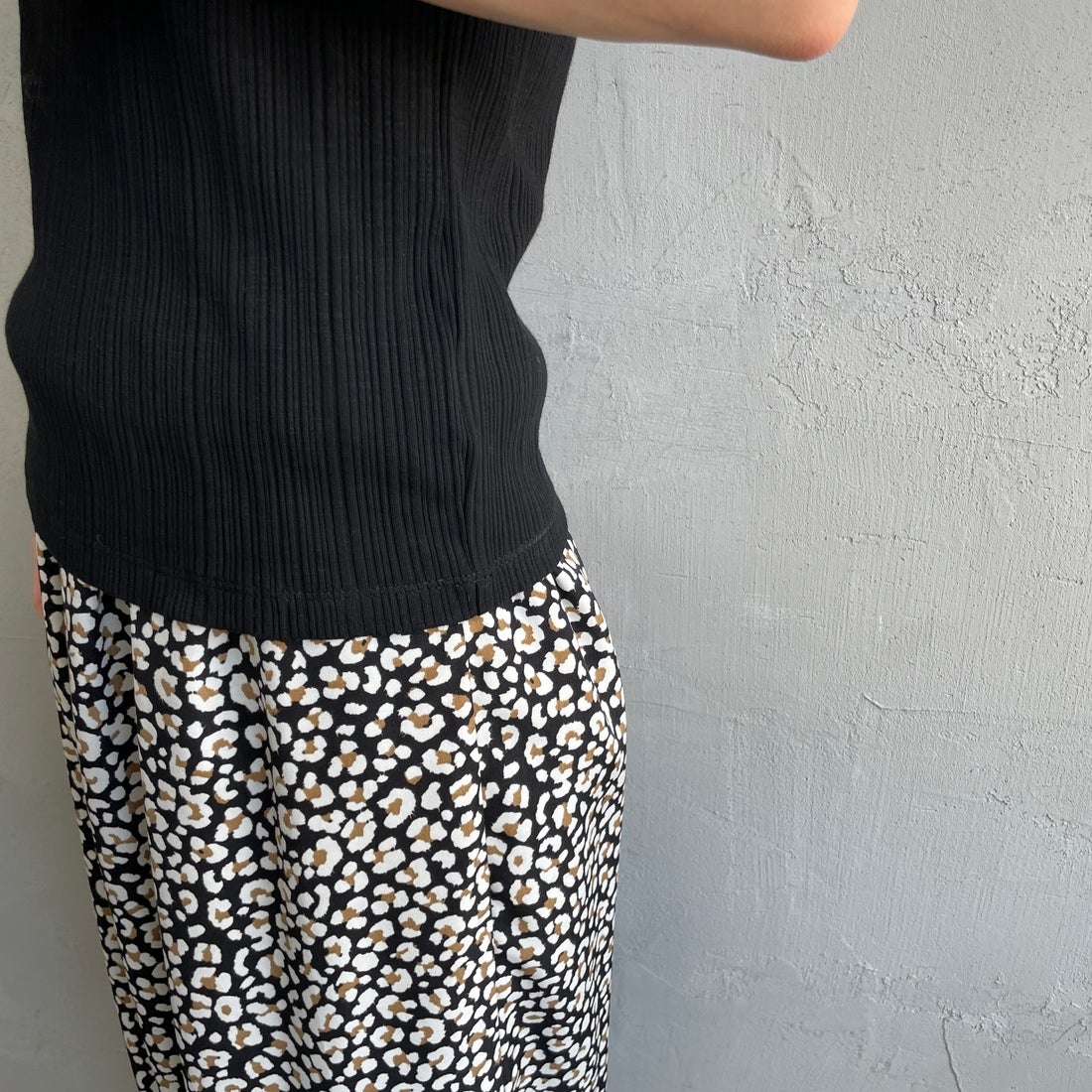 Noir Fabrik [ヌワールファブリック] ボートネックノースリーブリブカットソー [JFS-C092] BLACK &&モデル身長：150cm 着用サイズ：0&&