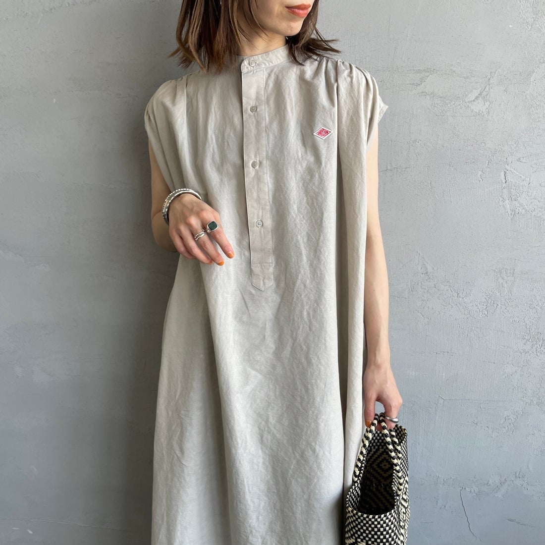 DANTON [ダントン] コットンリネンギャザワンピース [DT-B0347VCL] GREIGE &&モデル身長：158cm 着用サイズ：36&&
