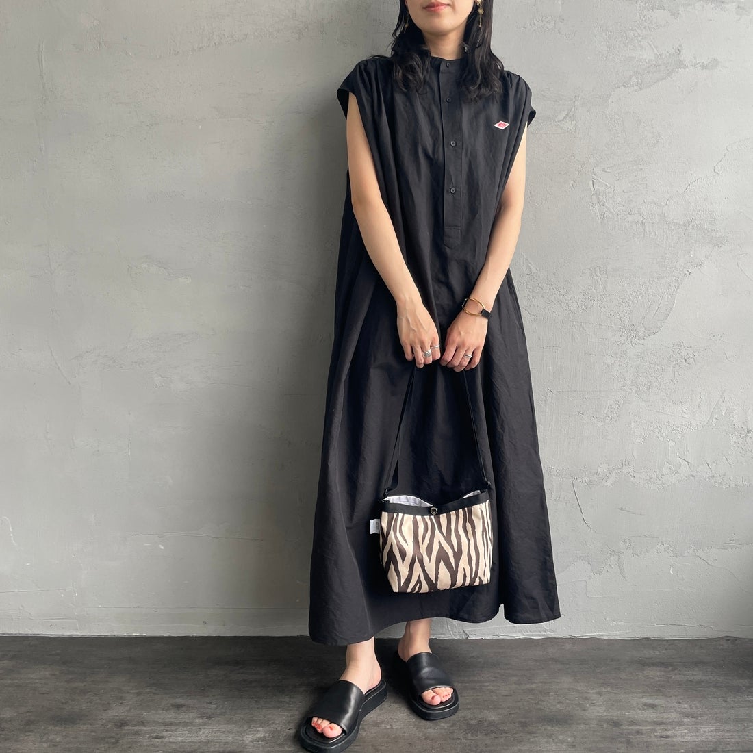 DANTON [ダントン] コットンリネンギャザワンピース [DT-B0347VCL] BLACK &&モデル身長：160cm 着用サイズ：36&&