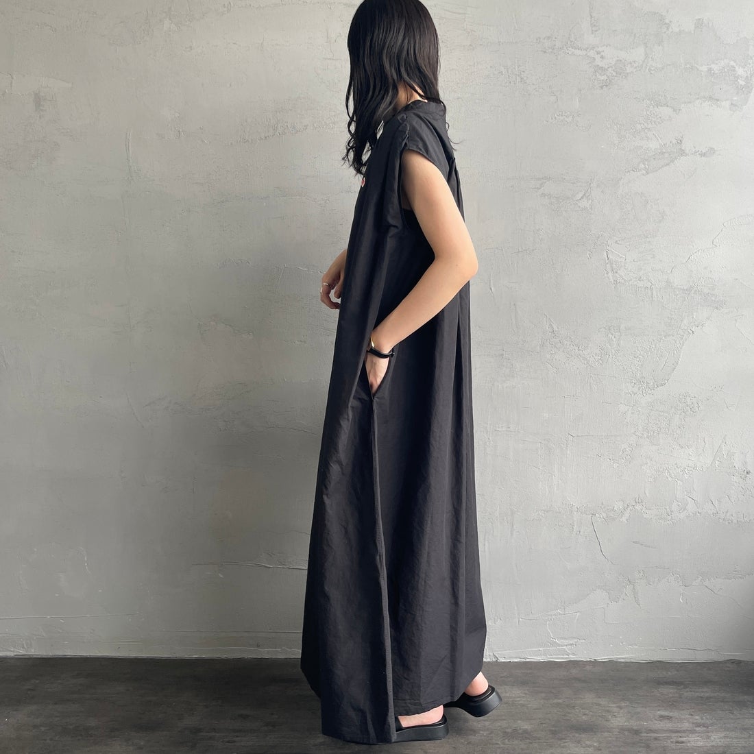 DANTON [ダントン] コットンリネンギャザワンピース [DT-B0347VCL] BLACK &&モデル身長：160cm 着用サイズ：36&&