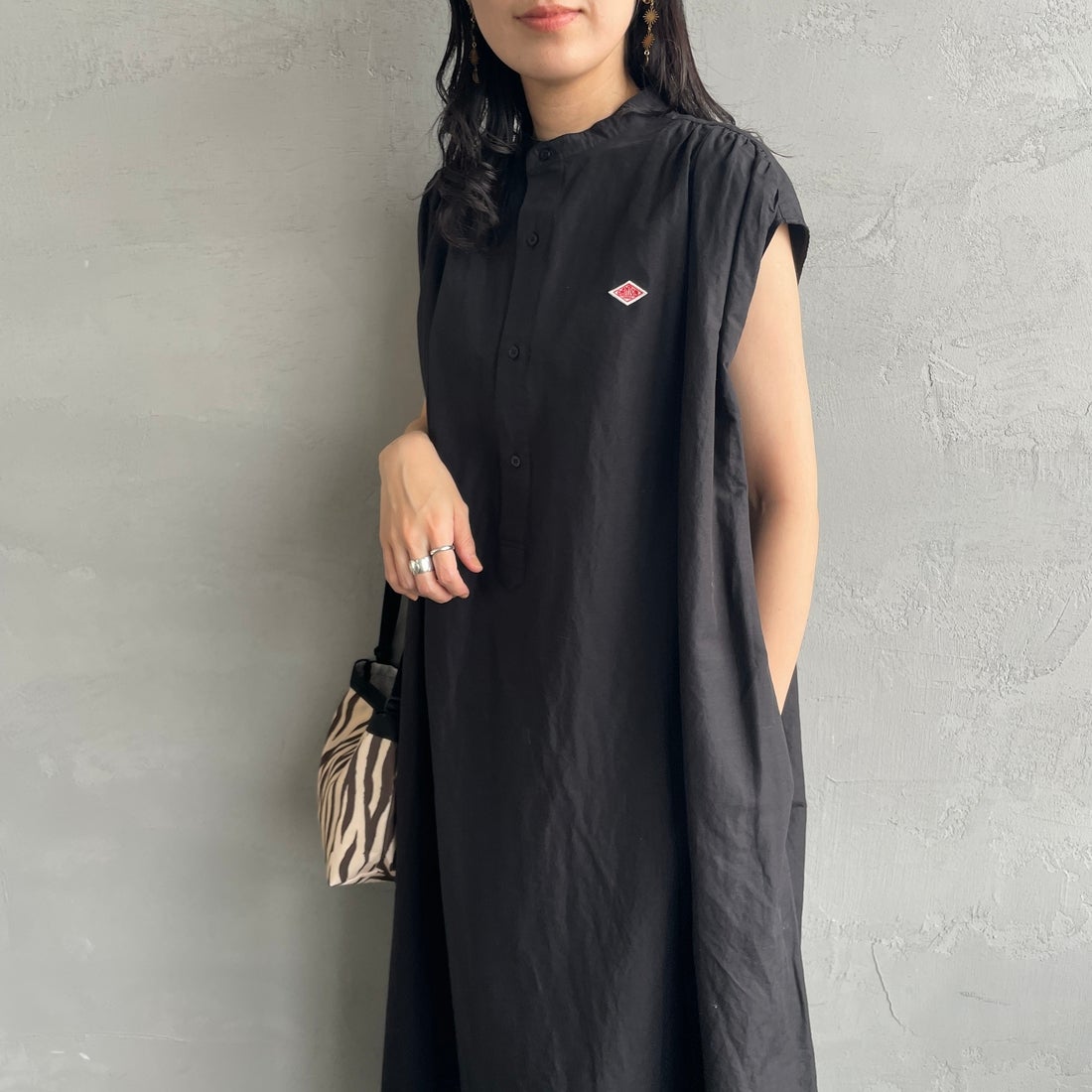 DANTON [ダントン] コットンリネンギャザワンピース [DT-B0347VCL] BLACK &&モデル身長：160cm 着用サイズ：36&&