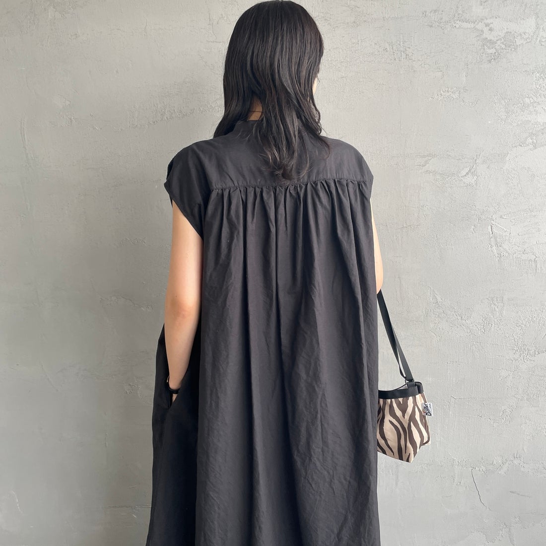DANTON [ダントン] コットンリネンギャザワンピース [DT-B0347VCL] BLACK &&モデル身長：160cm 着用サイズ：36&&