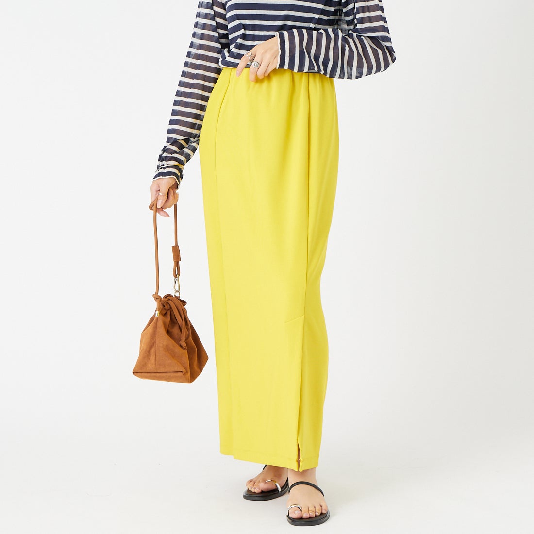 31 YELLOW&&モデル身長：162cm 着用サイズ：F&&