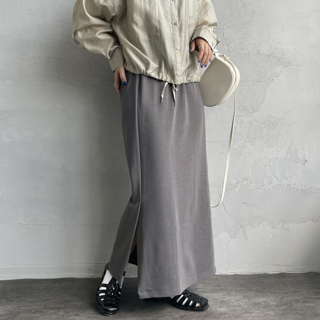 16 BLUE&&モデル身長：156cm 着用サイズ：F&&