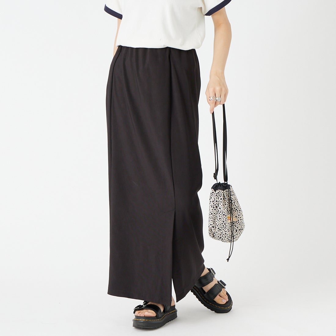 09 BLACK&&モデル身長：162cm 着用サイズ：F&&