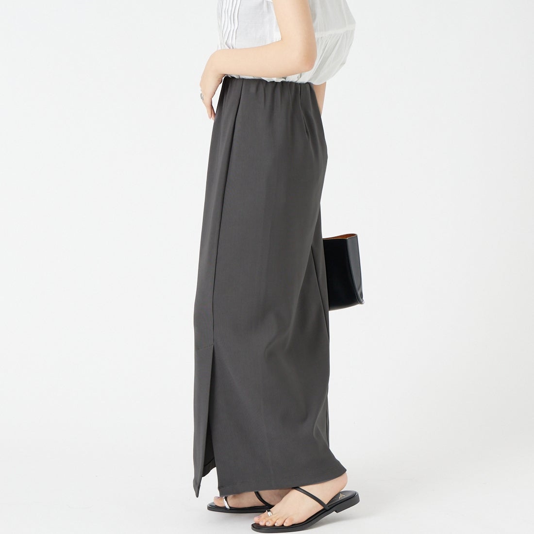nenom [ネノム] マルチWAYナロースカート [NE23142065] 07 GRAY &&モデル身長：162cm 着用サイズ：F&&