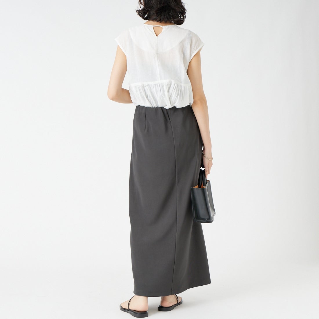 nenom [ネノム] マルチWAYナロースカート [NE23142065] 07 GRAY &&モデル身長：162cm 着用サイズ：F&&