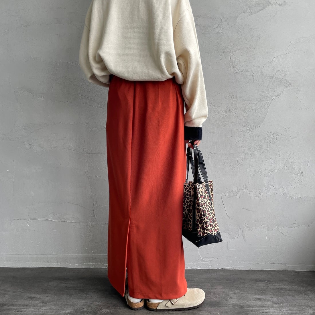 nenom [ネノム] マルチWAYナロースカート [NE23142065] 33 ORANGE &&モデル身長：158cm 着用サイズ：F&&