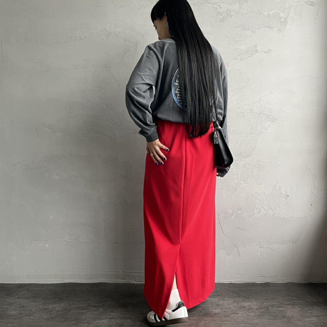 nenom [ネノム] マルチWAYナロースカート [NE23142065] 46 RED &&モデル身長：156cm 着用サイズ：F&&