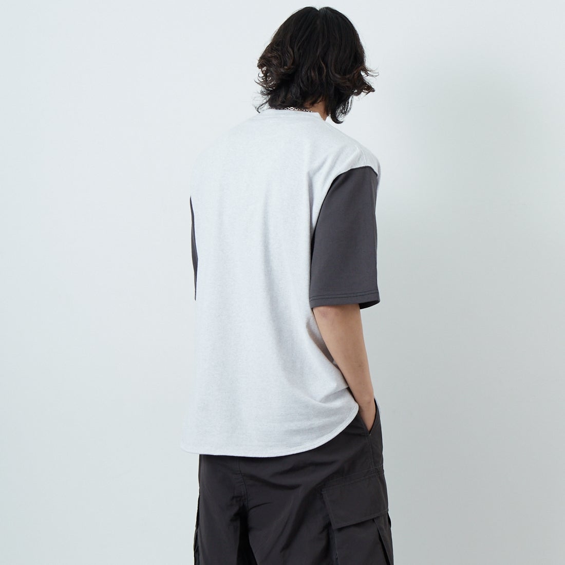 SEDAN ALL-PURPOSE [セダン オールパーパス] HENLEYNECK BASEBALL TEE [SD25S-CT05] ASH/CHR &&モデル身長：179cm 着用サイズ：L&&
