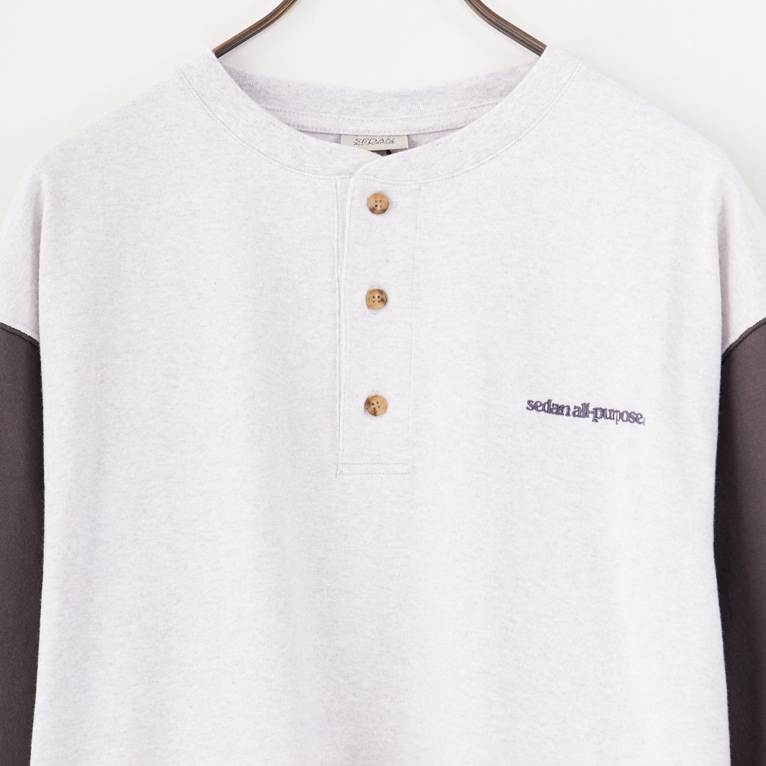 SEDAN ALL-PURPOSE [セダン オールパーパス] HENLEYNECK BASEBALL TEE [SD25S-CT05] ASH/CHR