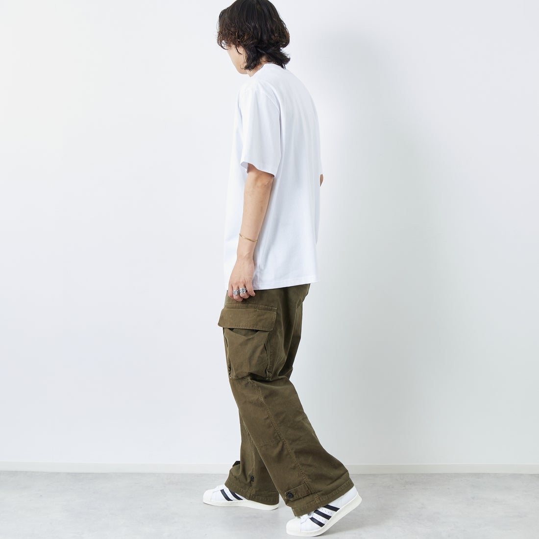 RVCA [ルーカ] TRIBAL SPIN ショートスリーブプリントTシャツ [BF04A206] WHT &&モデル身長：179cm 着用サイズ：XL&&