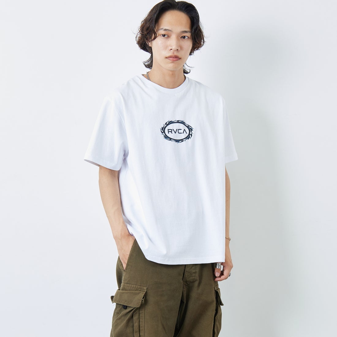 RVCA [ルーカ] TRIBAL SPIN ショートスリーブプリントTシャツ [BF04A206] WHT &&モデル身長：179cm 着用サイズ：L&&