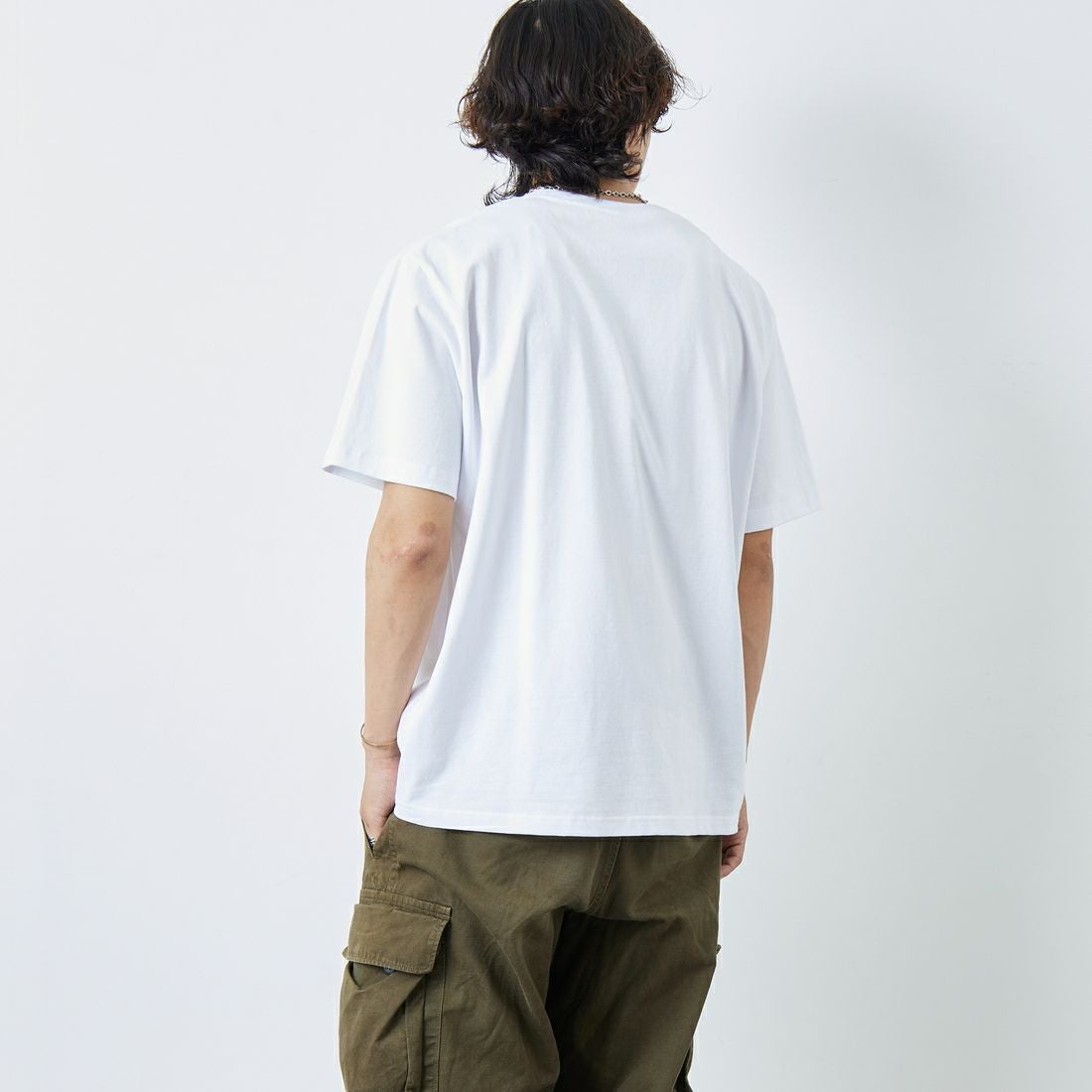 RVCA [ルーカ] TRIBAL SPIN ショートスリーブプリントTシャツ [BF04A206] WHT &&モデル身長：179cm 着用サイズ：L&&