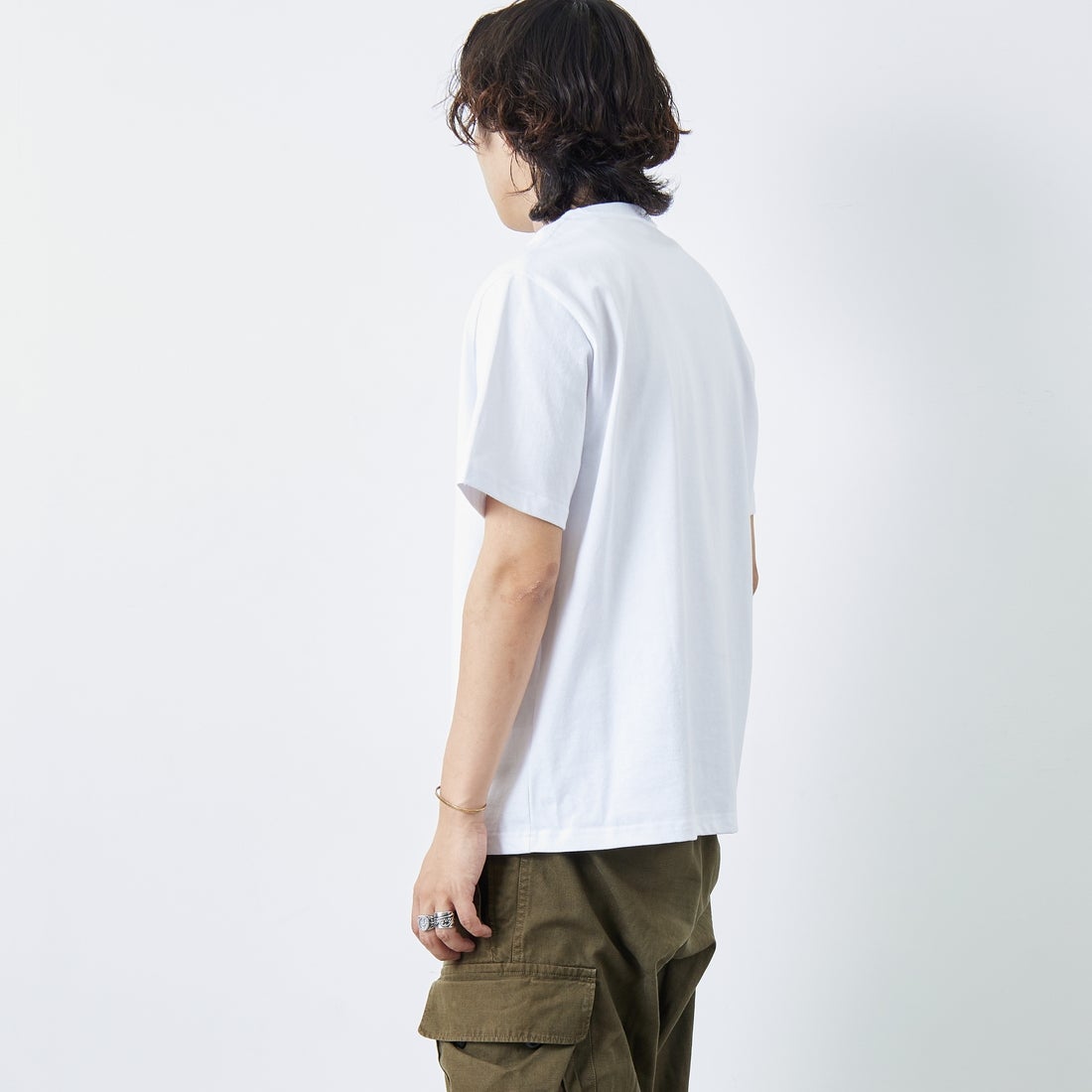 RVCA [ルーカ] TRIBAL SPIN ショートスリーブプリントTシャツ [BF04A206] WHT &&モデル身長：179cm 着用サイズ：M&&