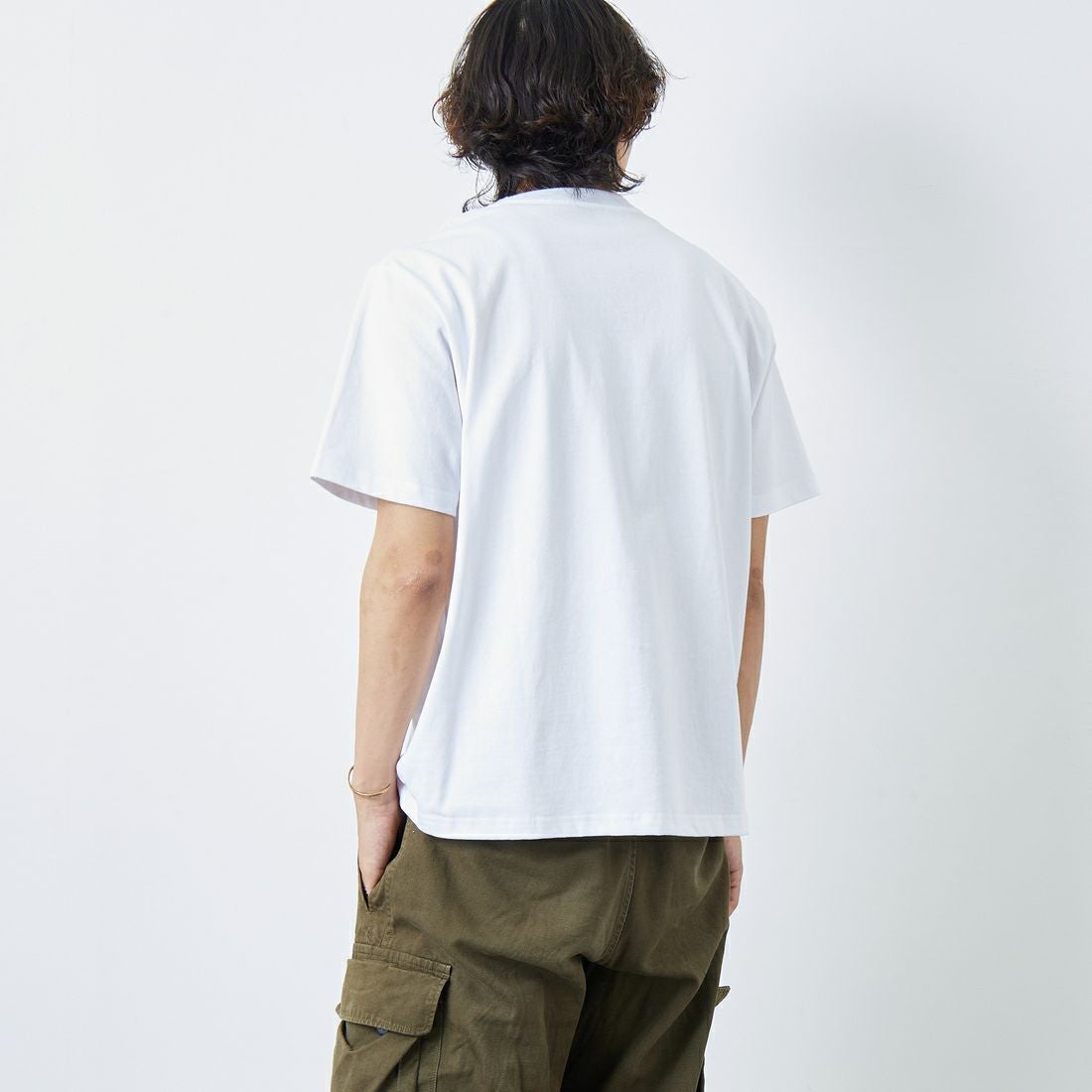 RVCA [ルーカ] TRIBAL SPIN ショートスリーブプリントTシャツ [BF04A206] WHT &&モデル身長：179cm 着用サイズ：M&&