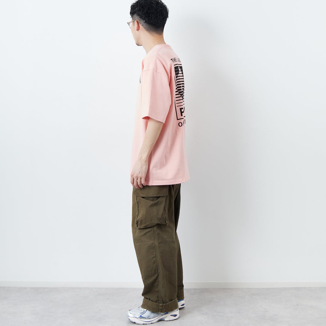 RVCA [ルーカ] BLINDER ボックスロゴショートスリーブTシャツ [BF04A214] PCH &&モデル身長：168cm 着用サイズ：M&&